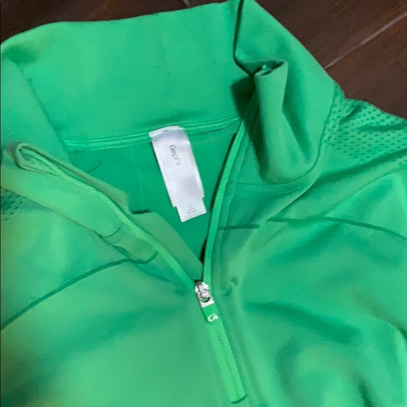 GapFit long sleeve - Picture 2 of 3